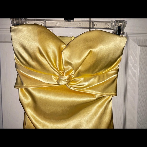 Yellow formal short sleeveless dress - Picture 1 of 4